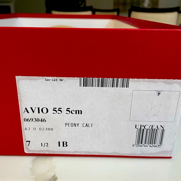 Salvatore Ferragamo AVIO tall Italian leather boots - Picture 2 of 10